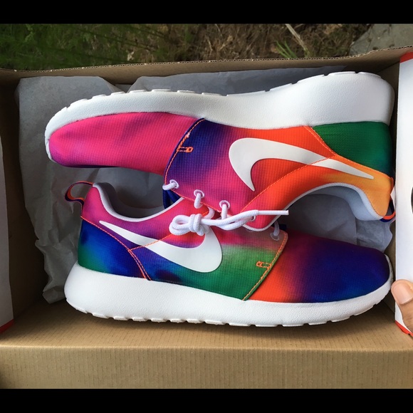 Tie-Dye Roshe Run - Picture 2 of 2