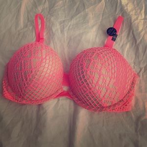 BRAND NEW! Victoria's Secret Bombshell Crochet Bra