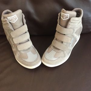 BRAND NEW! Gray Sketchers Wedge Sneakers