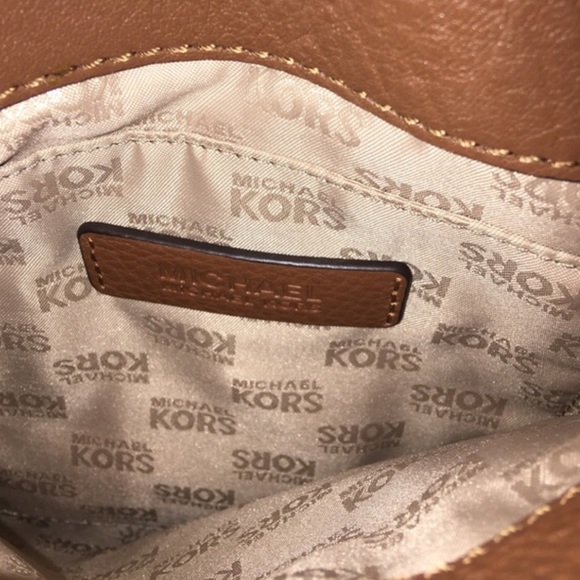 ✨MICHAEL KORS✨ peanut brown moxley bag - Picture 4 of 4