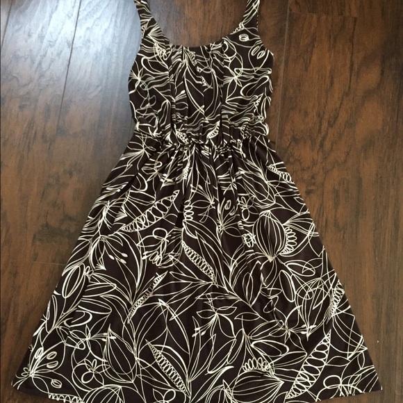 Dresses & Skirts - Sleeveless Dress