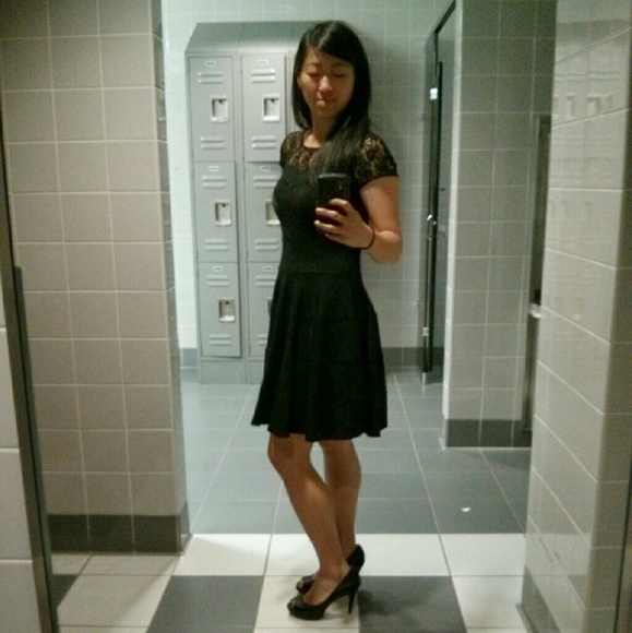 [Free]Enzo angiolini black platform peep toe pumps