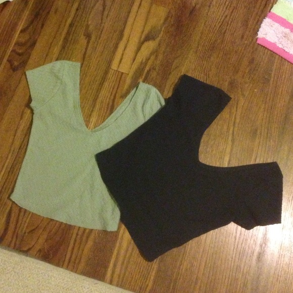 Hollister v neck crop tops