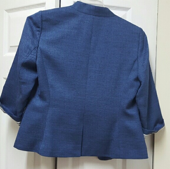 The Limited Blue Latch Quarter Sleeve Blazer - Picture 4 of 4