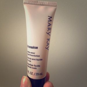 Ivory 5 Mary Kay Matte Wear Liquid Foundation