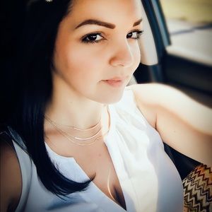 Meet your Posher, Claudia