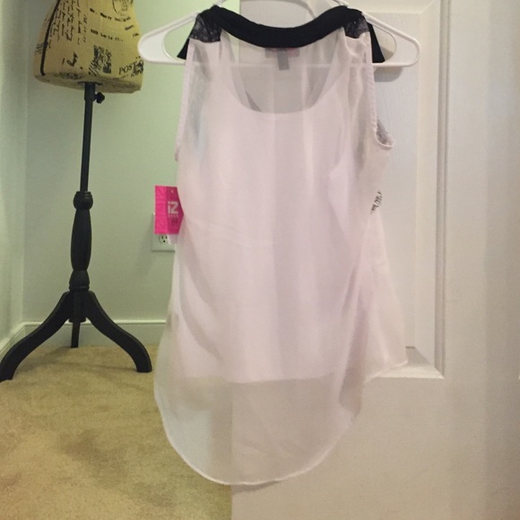 White and black blouse-WILL SHIP SAME DAY- - Picture 3 of 4