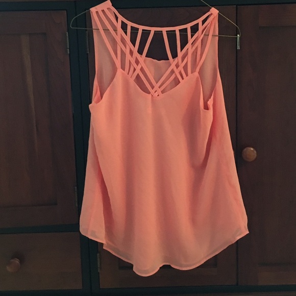 Coral layered top - Picture 2 of 2