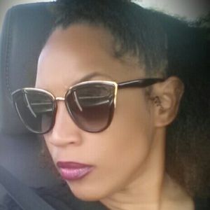 Meet your Posher, Cherrie