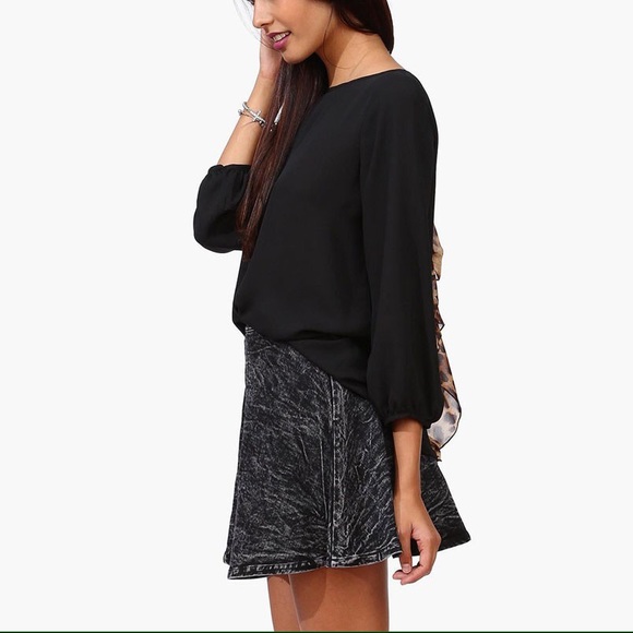 🔴LAST ONE🔴Chiffon back bow shirt - Picture 2 of 2