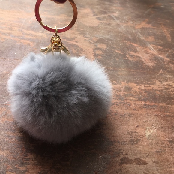Gift Faux Ball Keychain Rabbit Furball Style - Picture 2 of 2