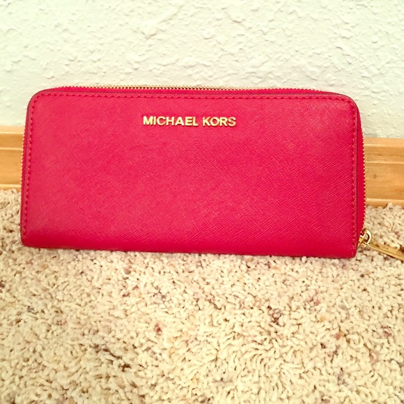 Michael kors wallet!!! Red ❤️