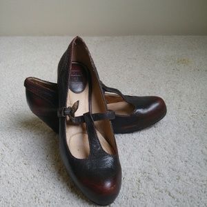 Frye pumps