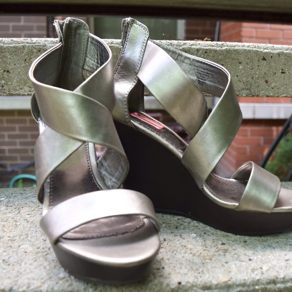 Mossimo wedge heels