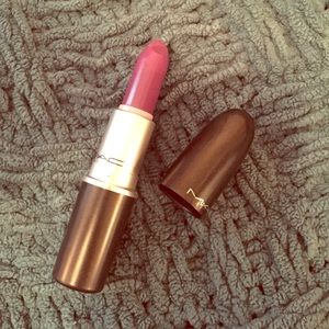 MAC lipstick in HEROINE