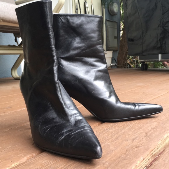 Stuart Weitzman Leather Back Zip Pointy Ankle Boot