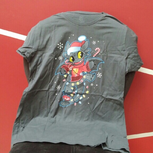 Toothless HtTYD Christmas tee wxl