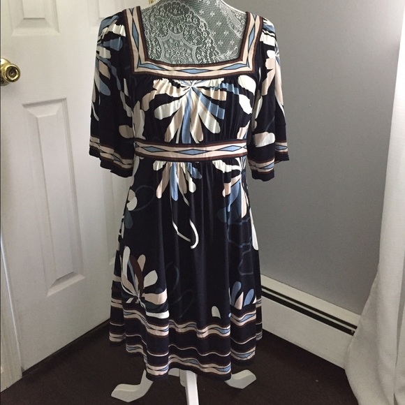 BCBGMaxAzria Dresses & Skirts - Gorgeous bcbg maxazria dress