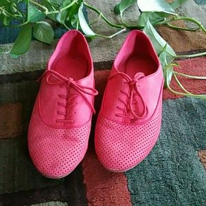 Women's size 7 Aldo flat shoes