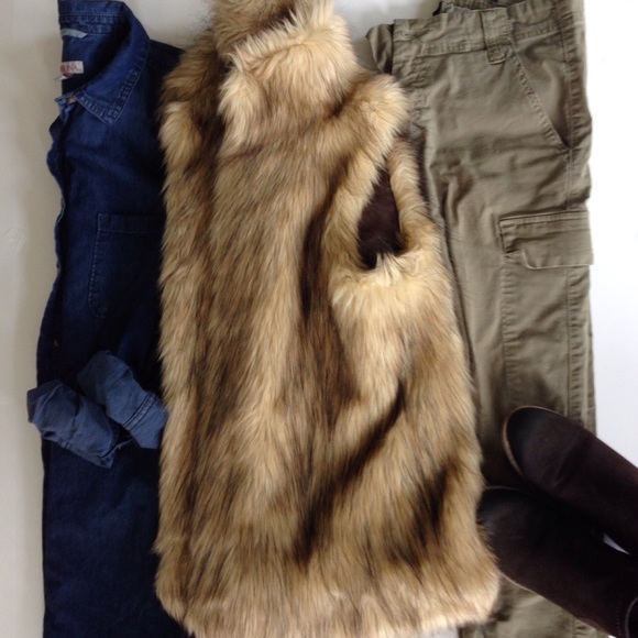 Kenar Jackets & Blazers - NWOT Kenar Faux fur Vest