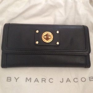 Marc by Marc Jacobs turn lock wallet