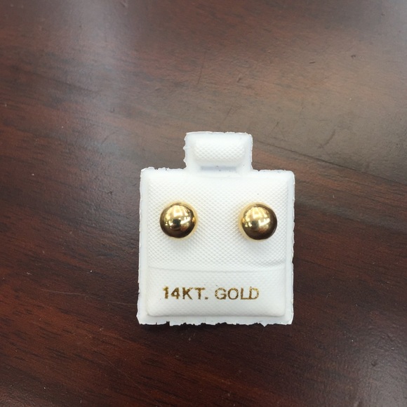 14k Yellow Gold Round Ball Stud. SPECIAL PRICE!