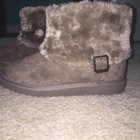 Boots - Picture 2 of 3