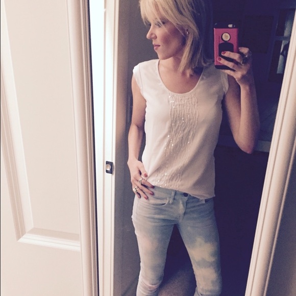 ❤️SAKS tank with sequin detail down the center!👀 - Picture 3 of 4