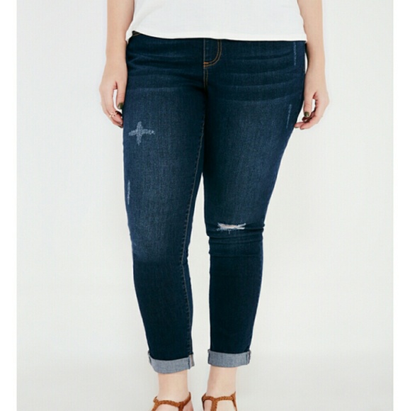 Distressed jeans 18