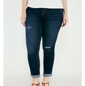 Distressed jeans 18
