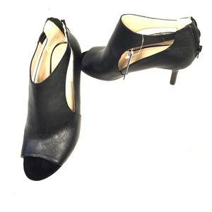 NWT Nine West black heels