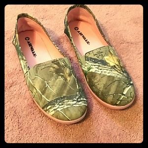 Realtree canvas slip on shoes
