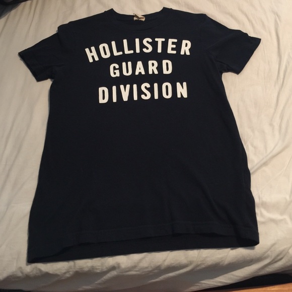 Hollister t shirt