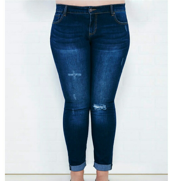 Distressed jeans 18