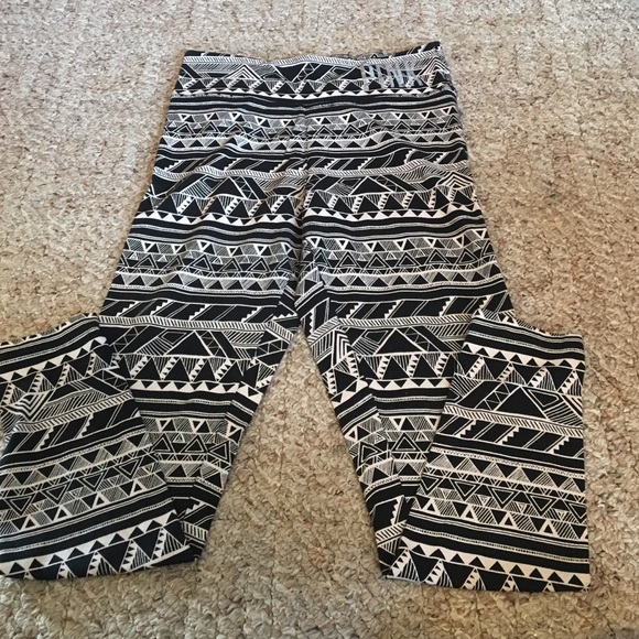 Victoria's Secret Pants - Aztec print leggings
