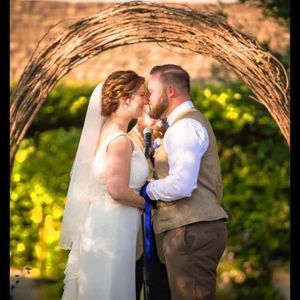 Meet your Posher, Hilary