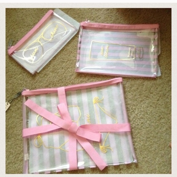 VS 3 bag set. Clear/stripe w/ zip. New