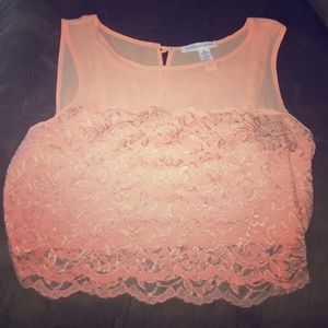 Classy Lacey crop