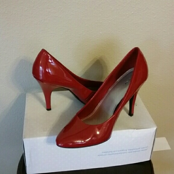 Shoes (never worn)