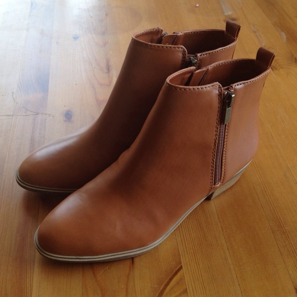 Cute Chaps Ralph Lauren ankle boots size 8