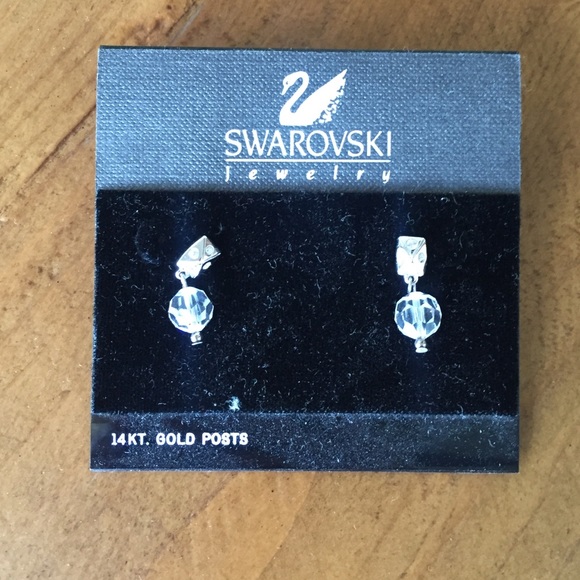 Swarovski 14 kt gold post crystal drop earrings