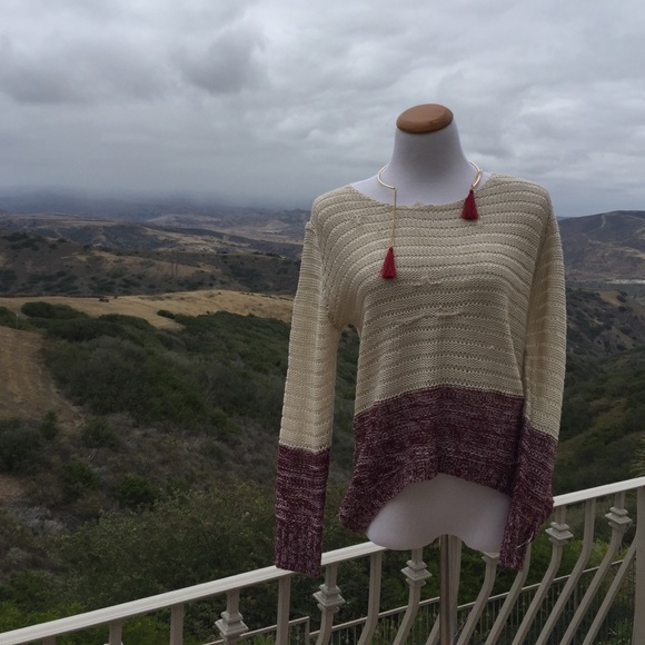 • Two-Tone Colorblock Burgundy & Cream Sweater • - Picture 4 of 4