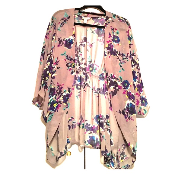 Gray floral kimono