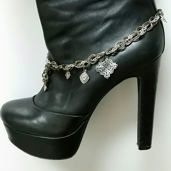 Boot bracelet