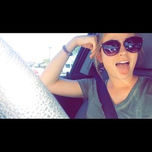 Meet your Posher, Hannah