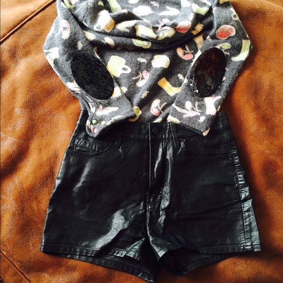 High rise black shorts