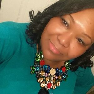 Meet your Posher, Crystal