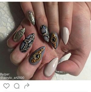 Meet your Posher, Tenesha