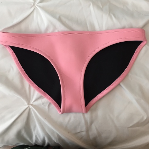 TRIANGL BOTTOMS