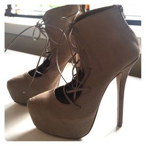 Steve Madden Grenadne platforms